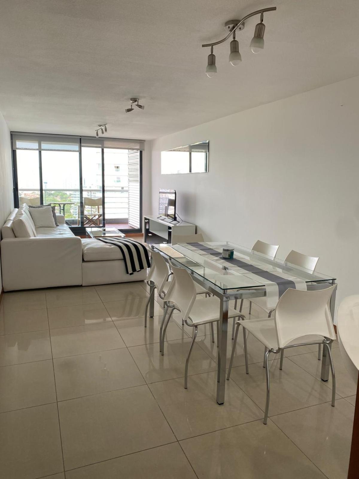 Apartamentos Torre Tressesenta 埃斯特角城 外观 照片