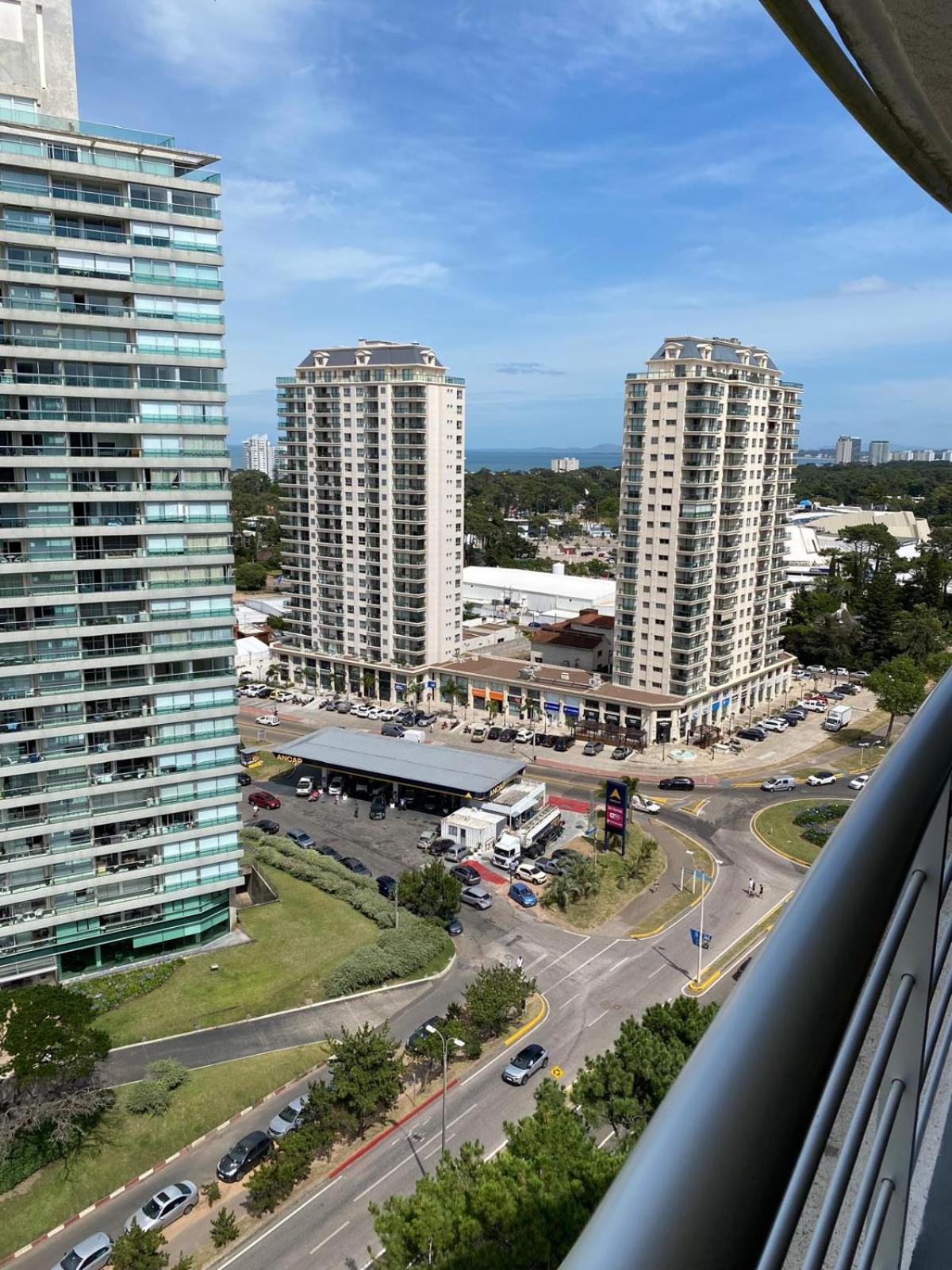 Apartamentos Torre Tressesenta 埃斯特角城 外观 照片