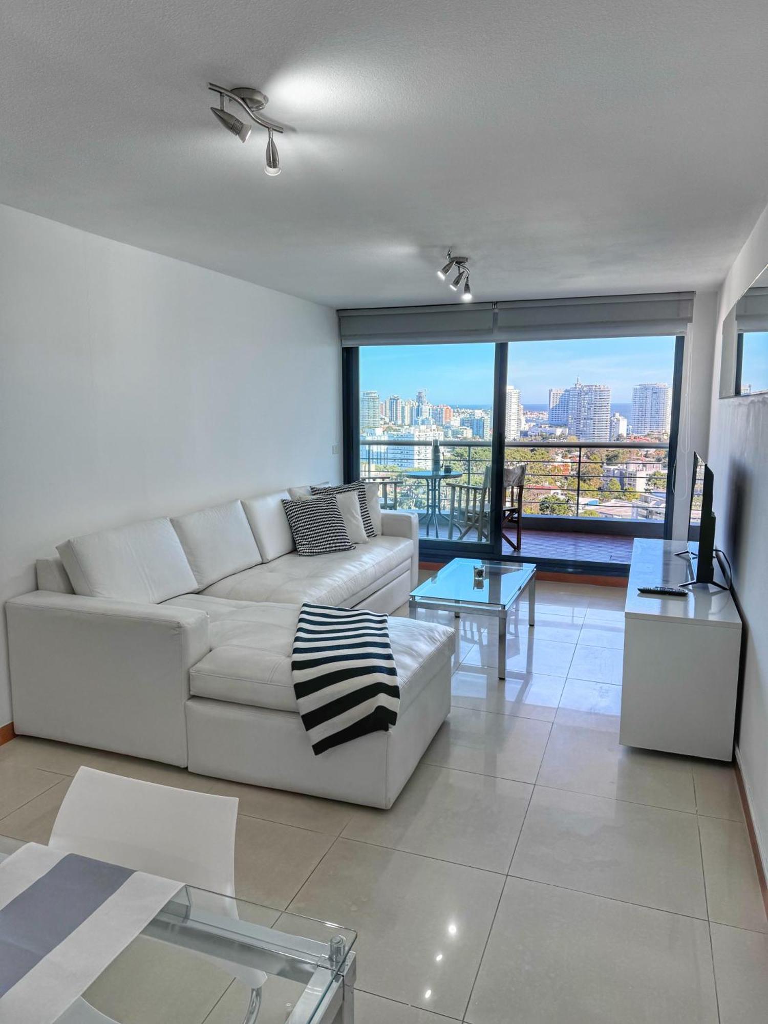 Apartamentos Torre Tressesenta 埃斯特角城 外观 照片