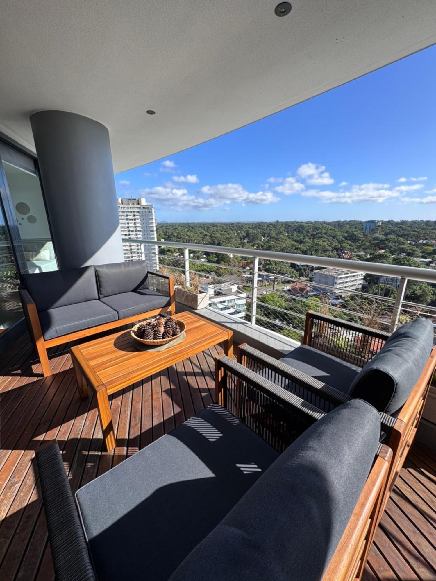 Apartamentos Torre Tressesenta 埃斯特角城 外观 照片