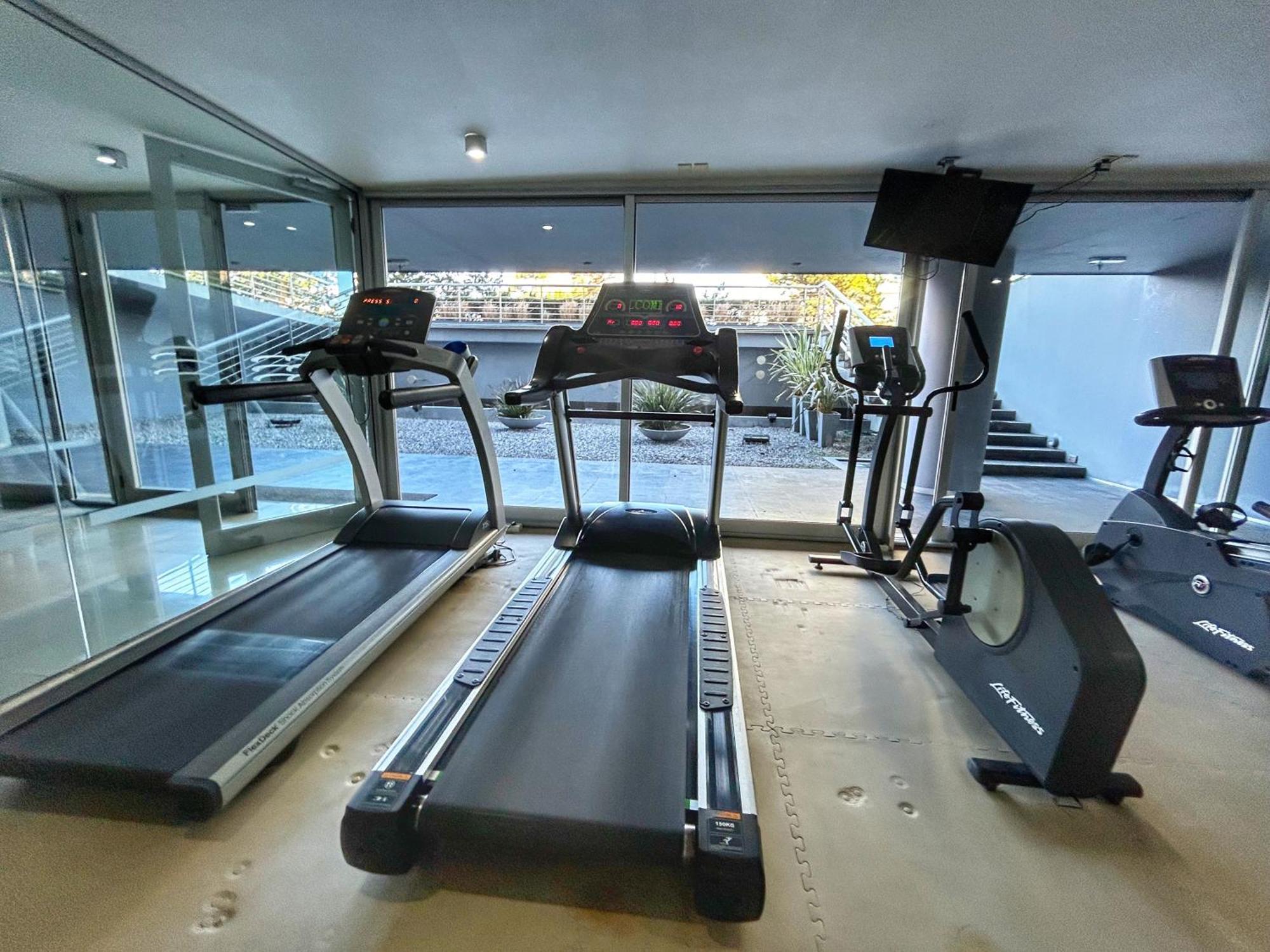 Apartamentos Torre Tressesenta 埃斯特角城 外观 照片
