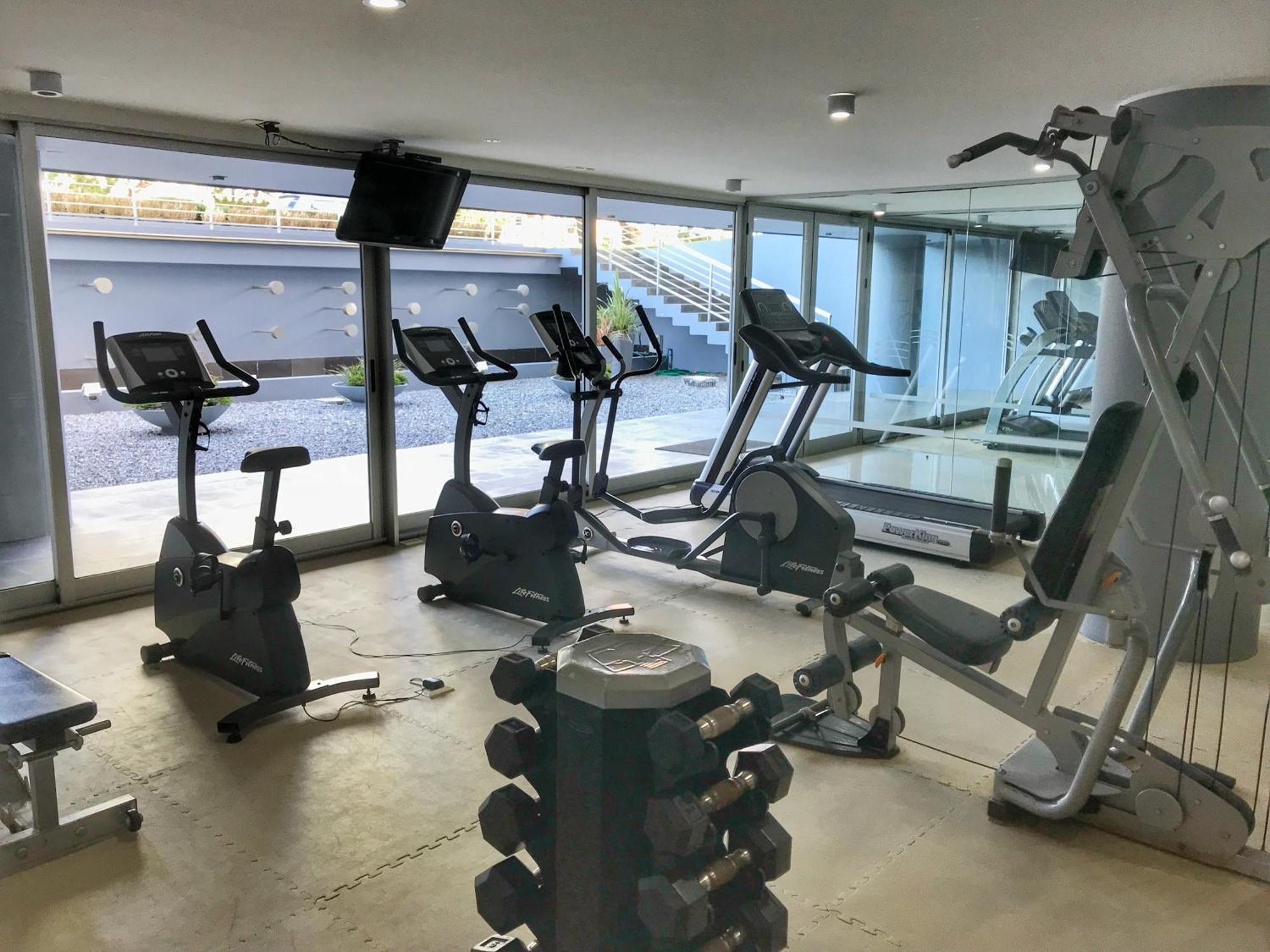 Apartamentos Torre Tressesenta 埃斯特角城 外观 照片