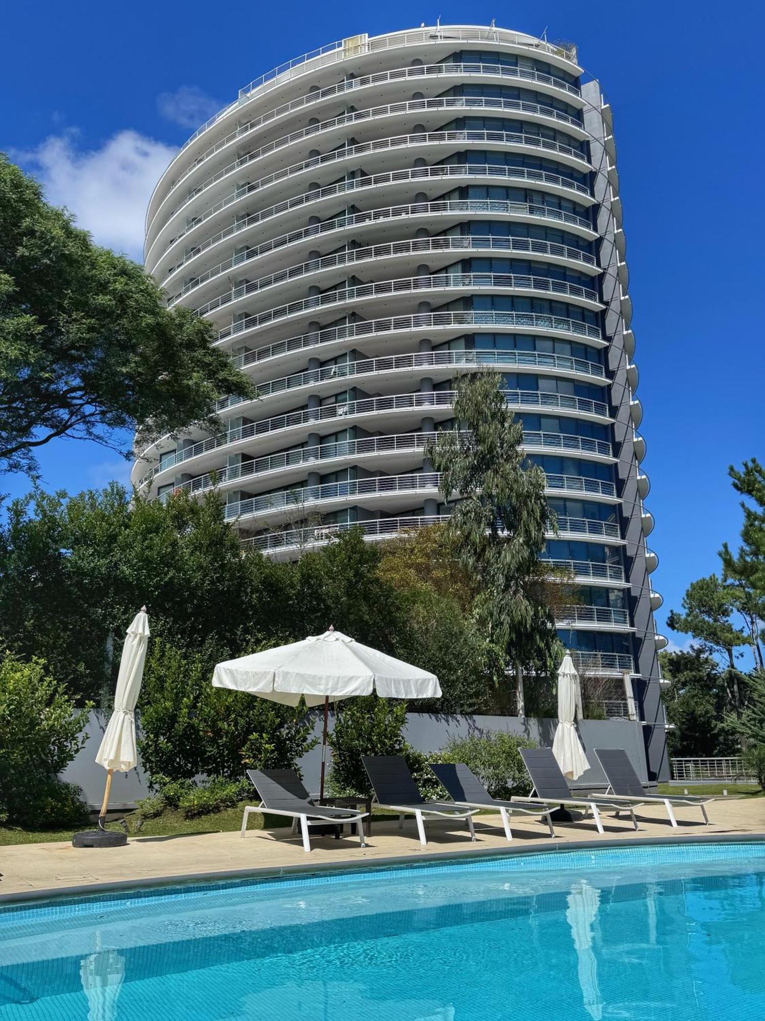 Apartamentos Torre Tressesenta 埃斯特角城 外观 照片