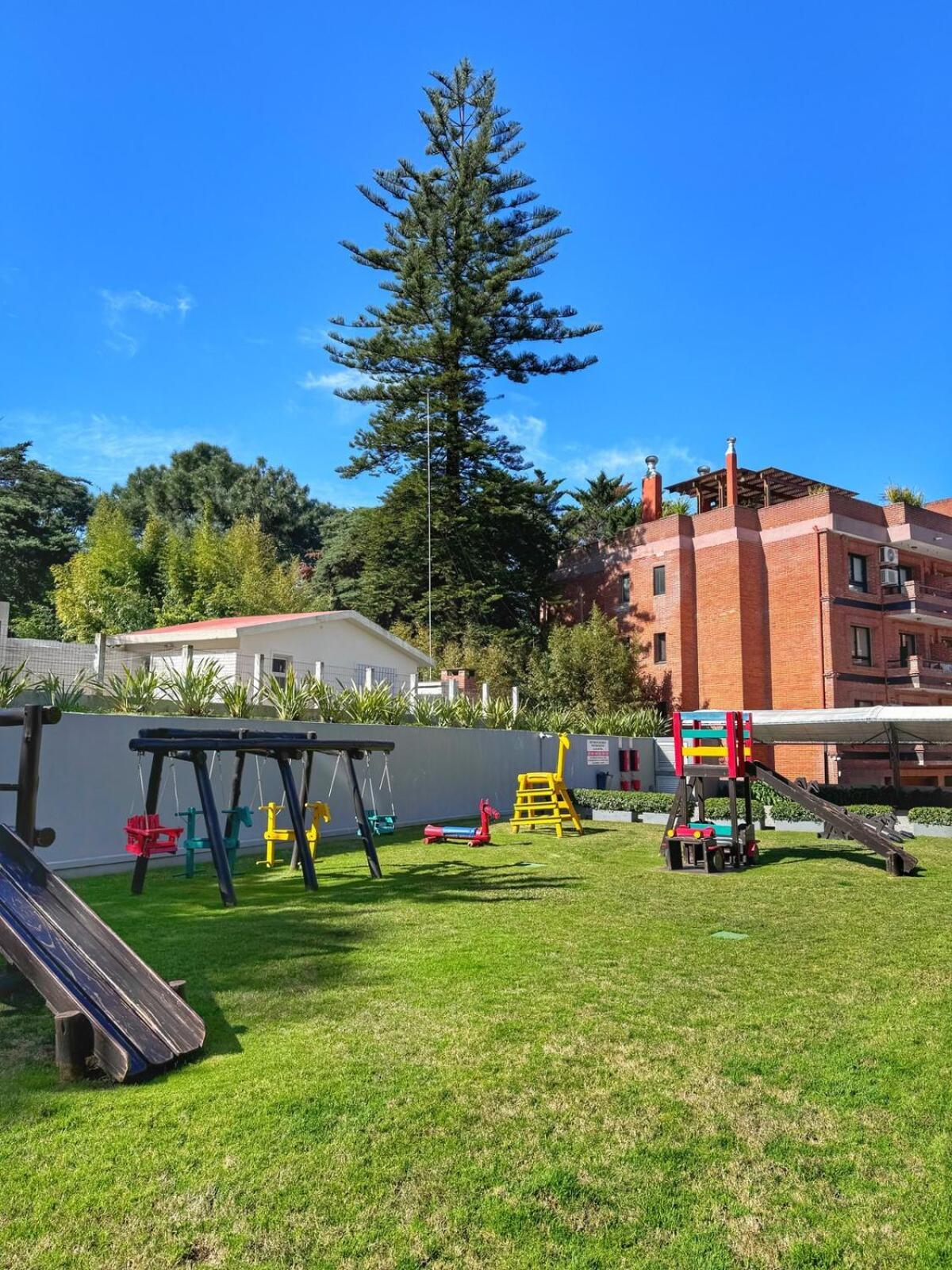 Apartamentos Torre Tressesenta 埃斯特角城 外观 照片