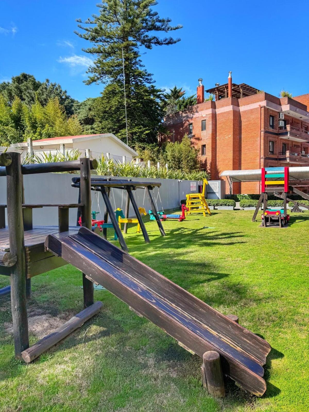 Apartamentos Torre Tressesenta 埃斯特角城 外观 照片